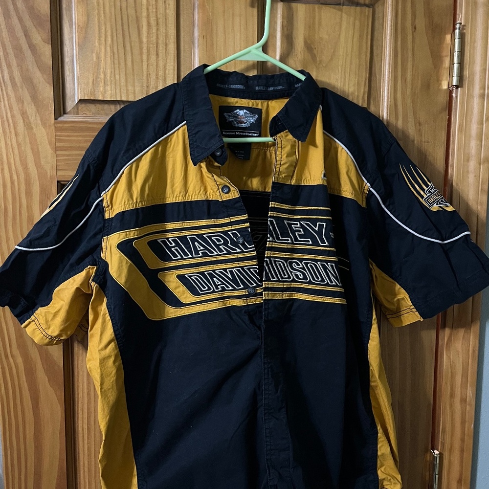Men’s Harley Davidson shirt